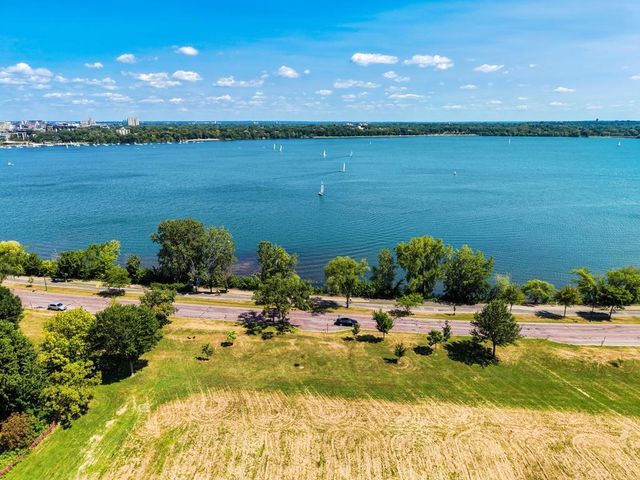 3126 W Bde Maka Ska Boulevard 411, Minneapolis, MN 55416