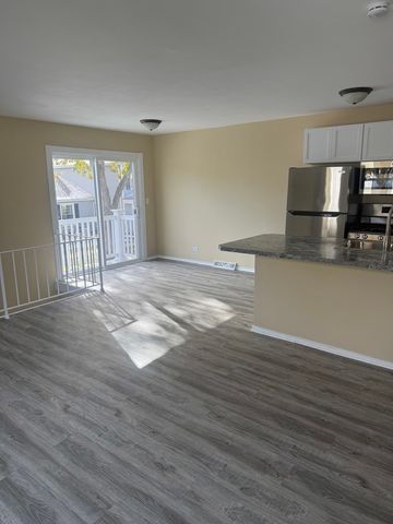 495 Sidney Avenue D, Glendale Heights, IL 60139