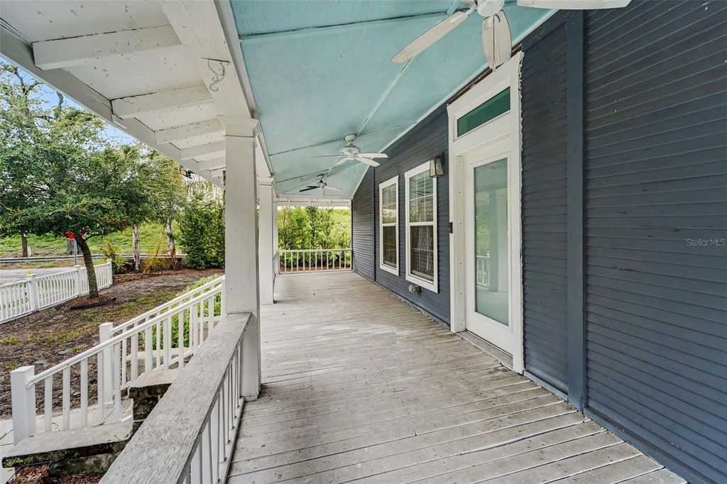 Image 2 of property listing at 800 E GENESEE STREET, Tampa, FL 33603