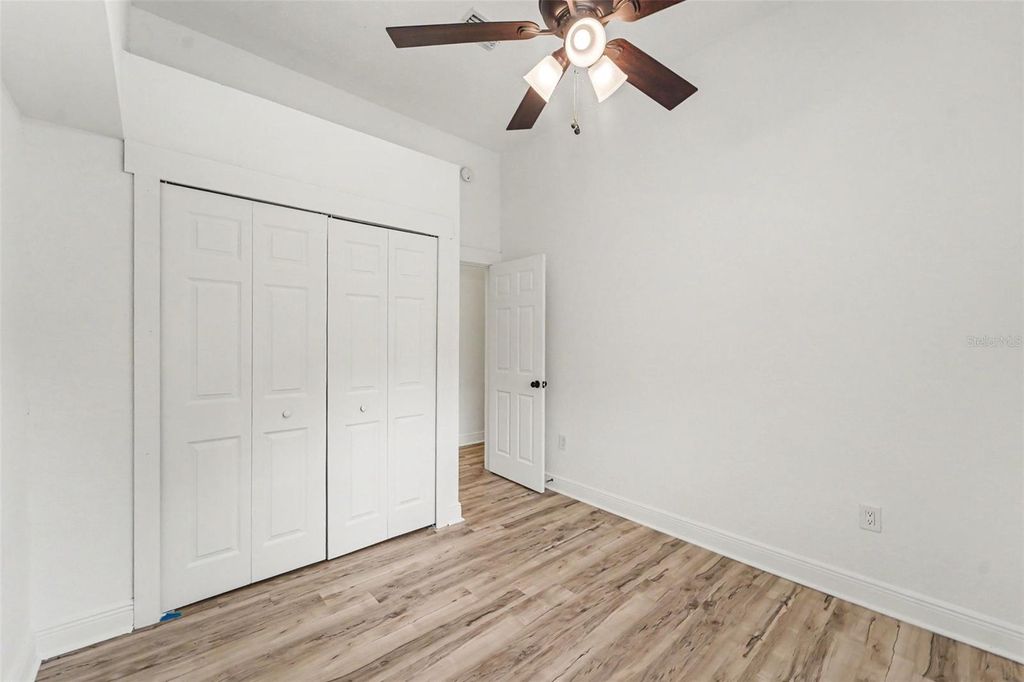 Image 13 of property listing at 800 E GENESEE STREET, Tampa, FL 33603