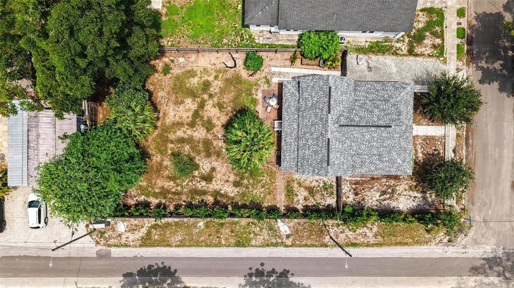 Image 24 of property listing at 800 E GENESEE STREET, Tampa, FL 33603