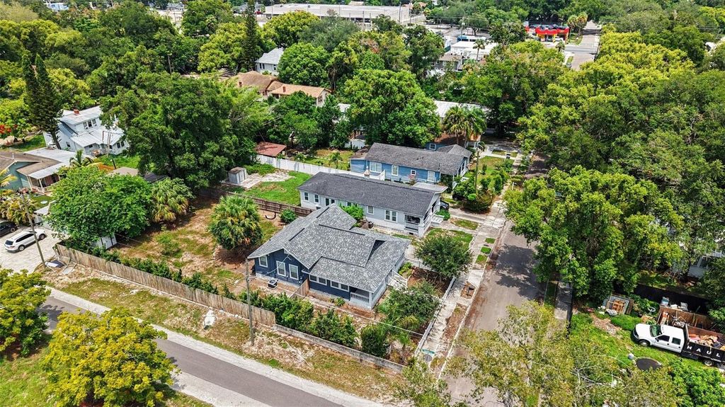 Image 25 of property listing at 800 E GENESEE STREET, Tampa, FL 33603