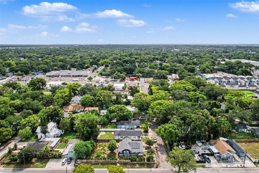 Image 27 of property listing at 800 E GENESEE STREET, Tampa, FL 33603