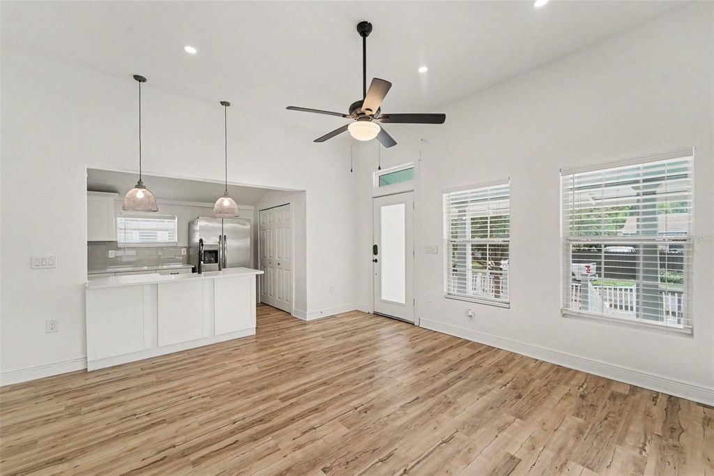 Image 6 of property listing at 800 E GENESEE STREET, Tampa, FL 33603
