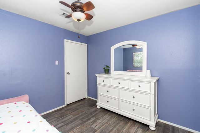 200 Austin Street, Angleton, TX 77515