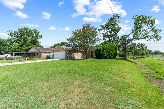 200 Austin Street, Angleton, TX 77515