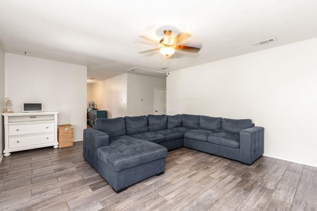 200 Austin Street, Angleton, TX 77515