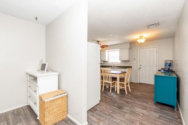 200 Austin Street, Angleton, TX 77515