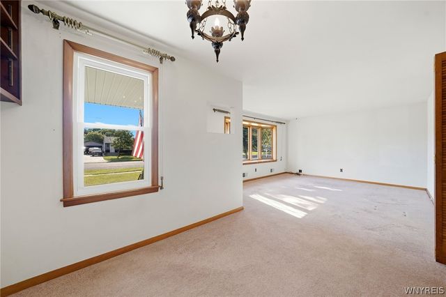 164 South Meadow Drive, North Tonawanda, NY 14120