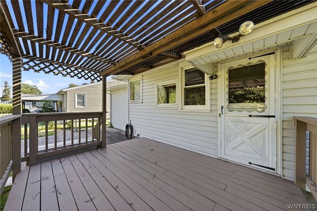 164 South Meadow Drive, North Tonawanda, NY 14120
