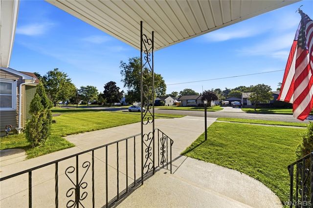 164 South Meadow Drive, North Tonawanda, NY 14120