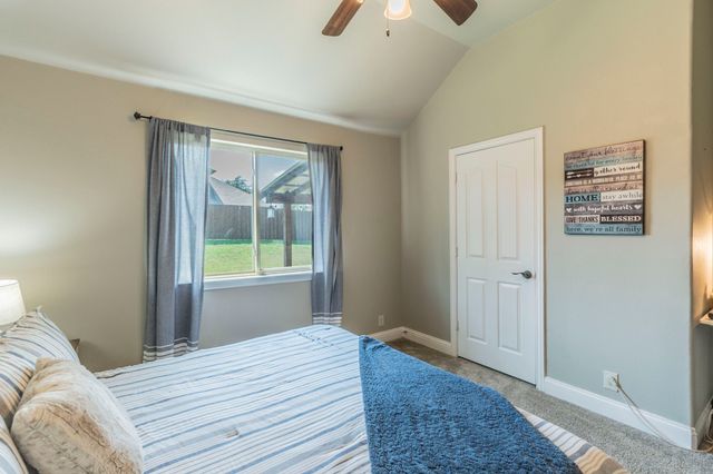 1104 Longhorn Drive, Aubrey, TX 76227