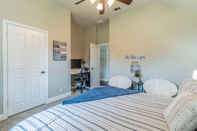 1104 Longhorn Drive, Aubrey, TX 76227