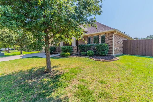 1104 Longhorn Drive, Aubrey, TX 76227