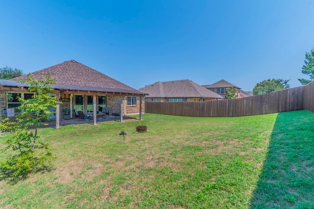 1104 Longhorn Drive, Aubrey, TX 76227