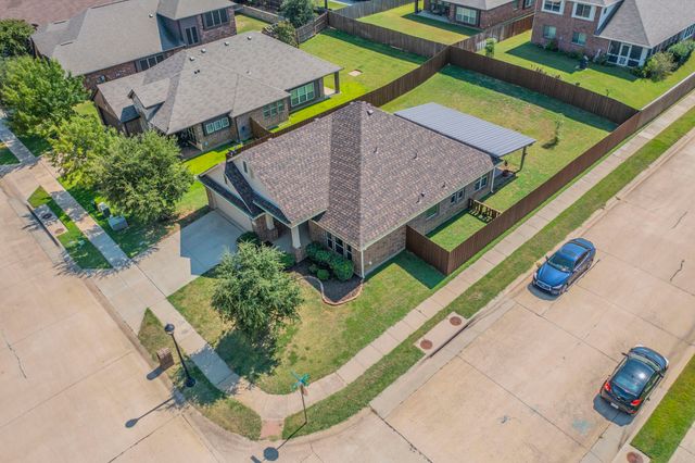 1104 Longhorn Drive, Aubrey, TX 76227