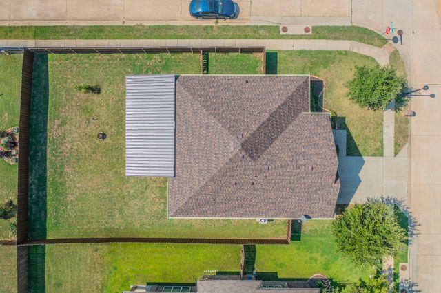 1104 Longhorn Drive, Aubrey, TX 76227