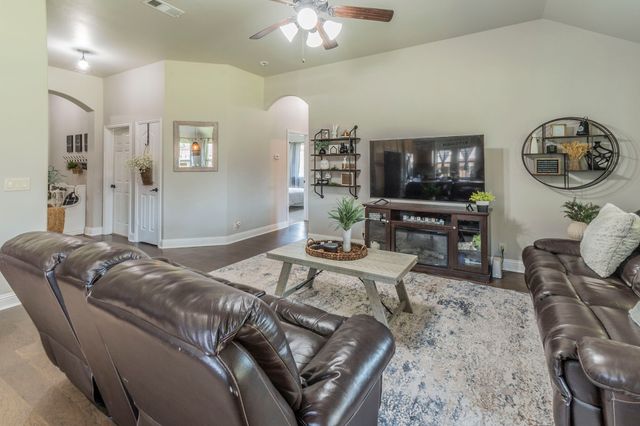 1104 Longhorn Drive, Aubrey, TX 76227