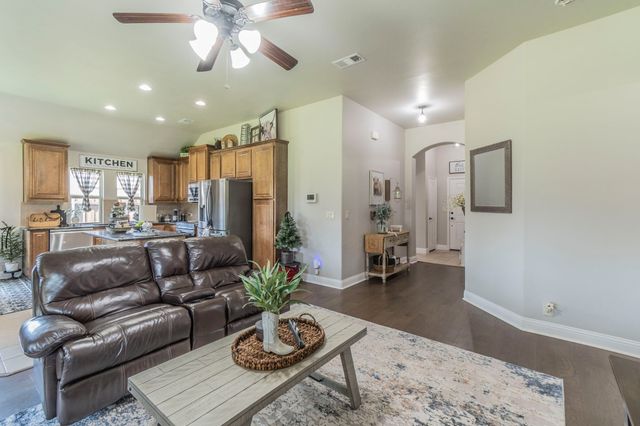 1104 Longhorn Drive, Aubrey, TX 76227