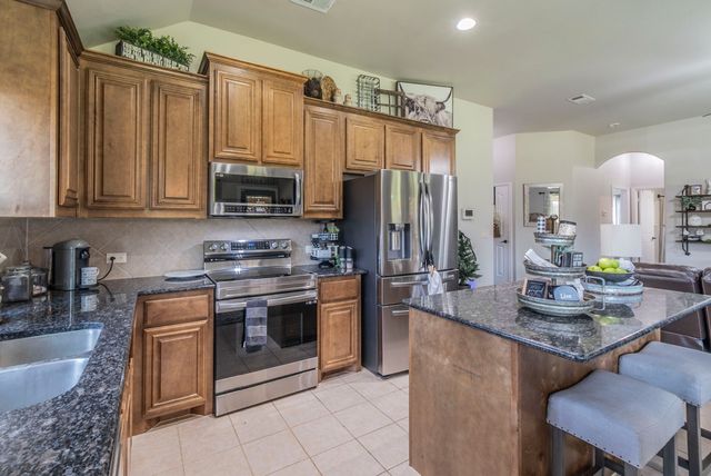 1104 Longhorn Drive, Aubrey, TX 76227