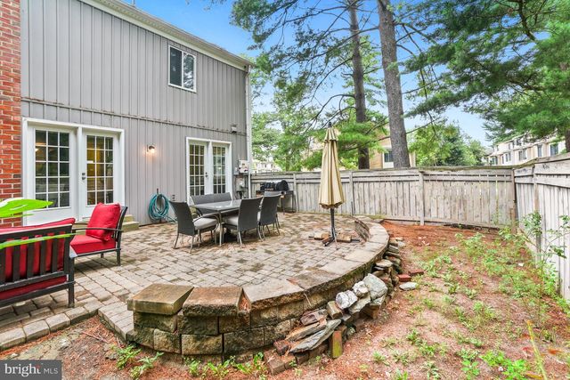 20600 HIGHLAND HALL DR, Montgomery Village, MD 20886