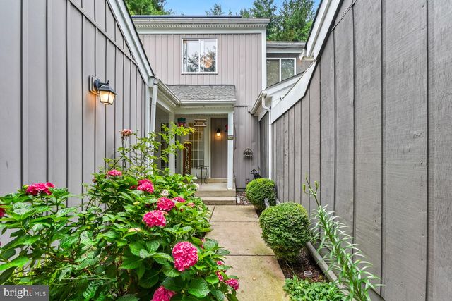 20600 HIGHLAND HALL DR, Montgomery Village, MD 20886