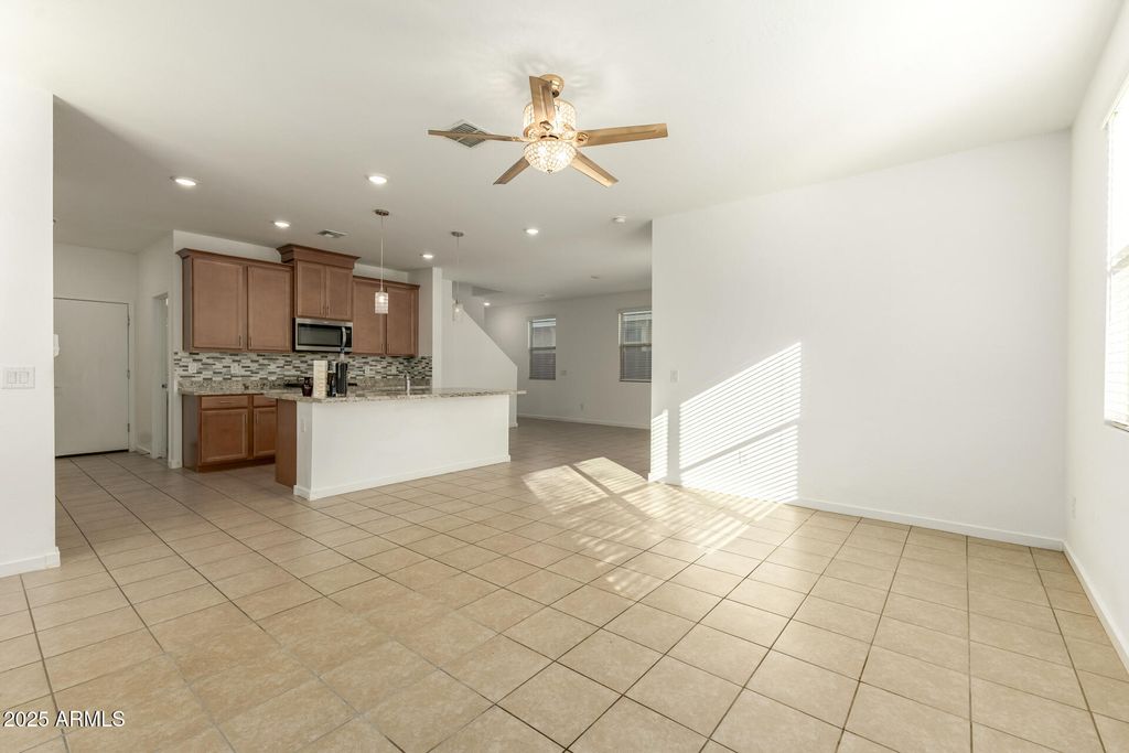 14161 W VOLTAIRE Street, Surprise, AZ 85379 — photo 2