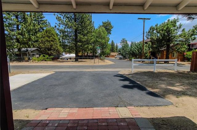 1084 Hugo Lane, Big Bear, CA 92314