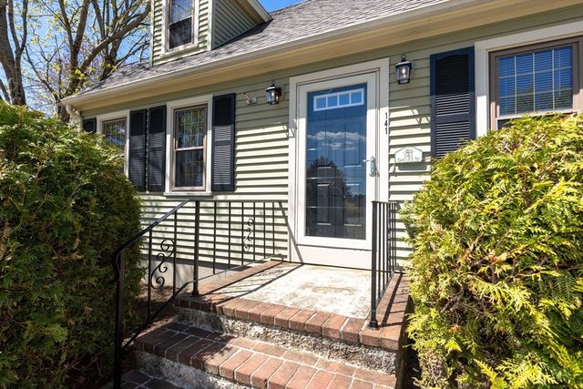 141 Spruce Street, Bridgewater, MA 02324