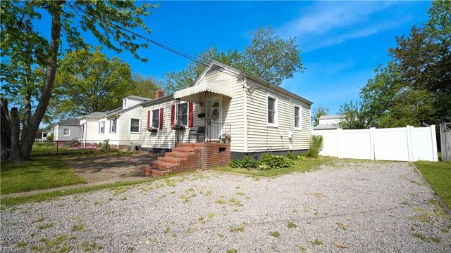 37 Cavalier RD, Hampton, VA 23669