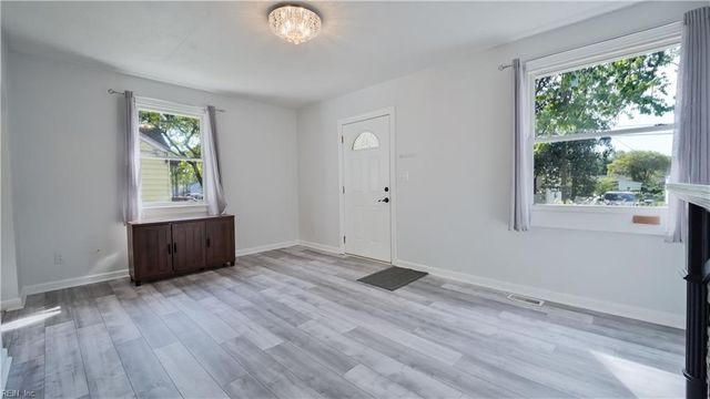 37 Cavalier RD, Hampton, VA 23669