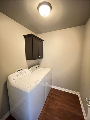 1332 Mt Comfort, Fayetteville, AR 72704