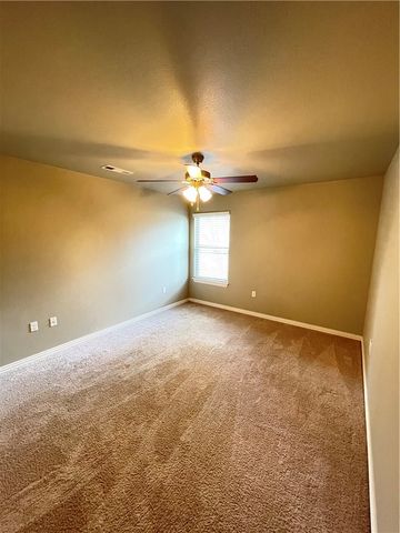 1332 Mt Comfort, Fayetteville, AR 72704