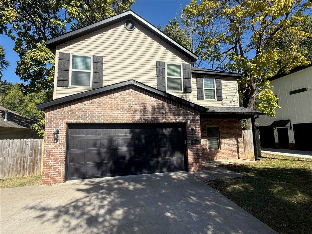 1332 Mt Comfort, Fayetteville, AR 72704