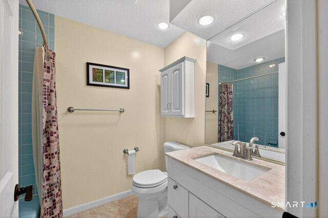 175 Beacon Hill Common 175, Beacon Falls, CT 06403