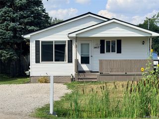 1465 E Judd Road, Burton, MI 48529
