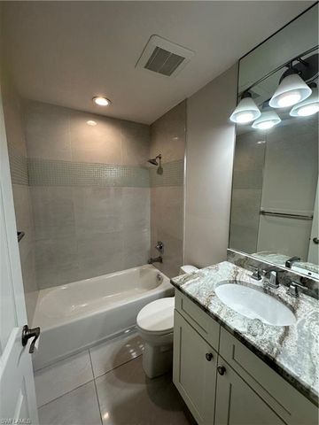 21194 Old Oak PL, Estero, FL 33928