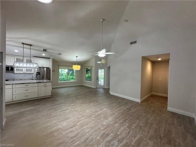 21194 Old Oak PL, Estero, FL 33928