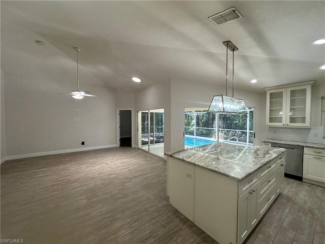 21194 Old Oak PL, Estero, FL 33928