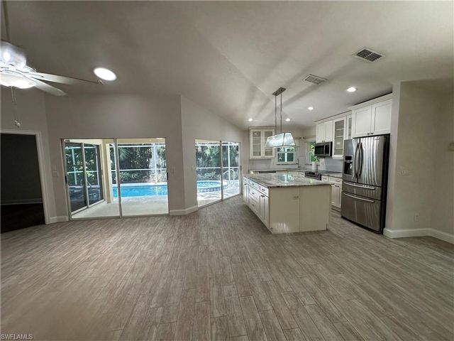 21194 Old Oak PL, Estero, FL 33928