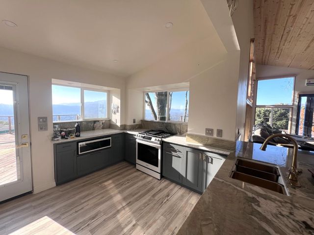 51571 Coyote Ridge Road, Oakhurst, CA 93644