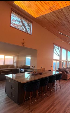 51571 Coyote Ridge Road, Oakhurst, CA 93644