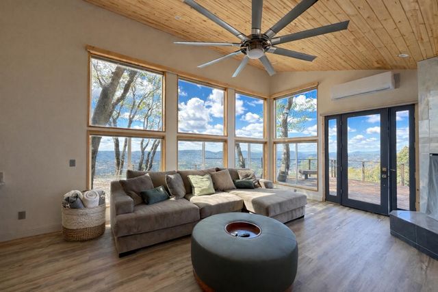 51571 Coyote Ridge Road, Oakhurst, CA 93644