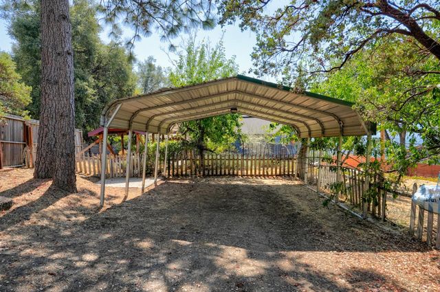 51571 Coyote Ridge Road, Oakhurst, CA 93644