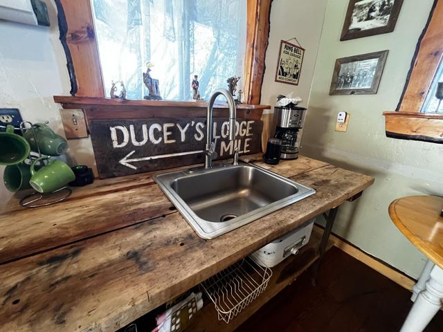 51571 Coyote Ridge Road, Oakhurst, CA 93644