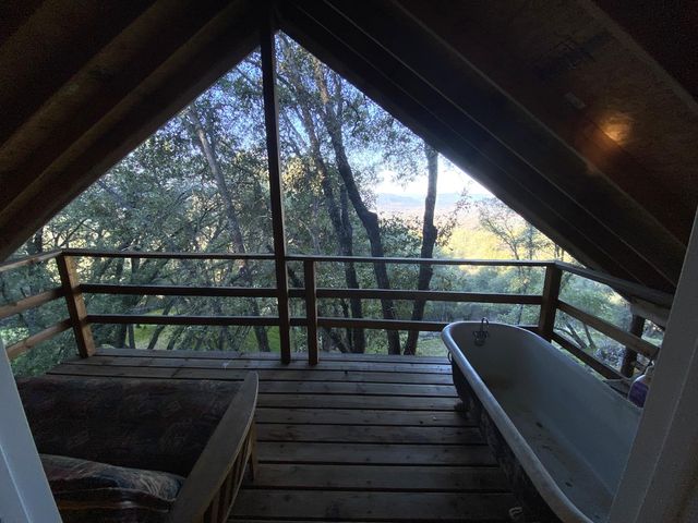 51571 Coyote Ridge Road, Oakhurst, CA 93644