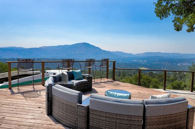 51571 Coyote Ridge Road, Oakhurst, CA 93644