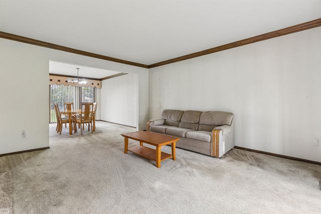 11715 Raintree Ct Court, Shelby Twp, MI 48315