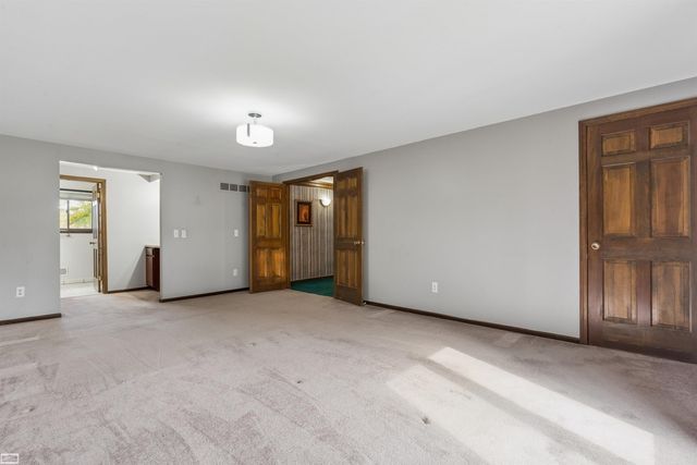 11715 Raintree Ct Court, Shelby Twp, MI 48315