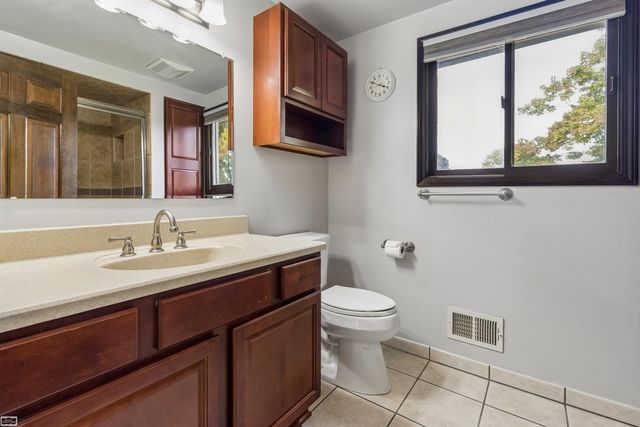 11715 Raintree Ct Court, Shelby Twp, MI 48315